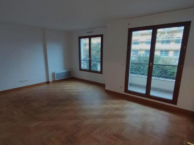 Appartement Courbevoie 4 pi�ce s 83.29 m2