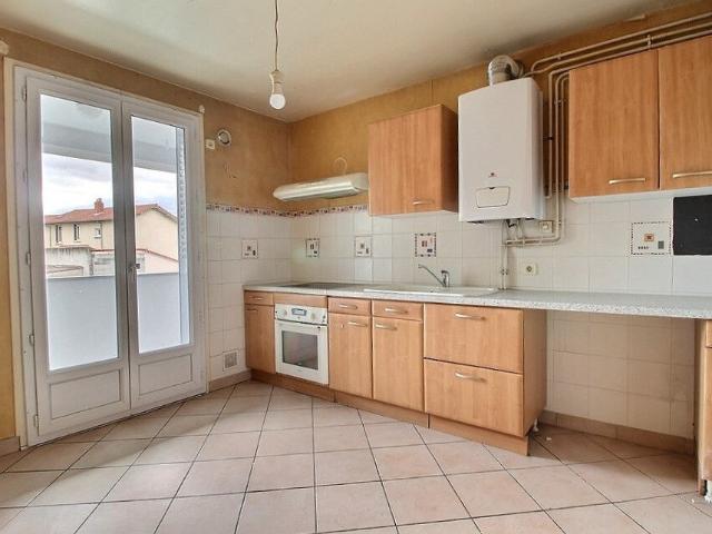 Appartement Clermont Ferrand 3 pièce s 78.93m2+cave+atelier+garage