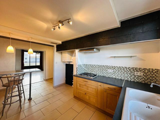 APPARTEMENT CLIMATISE AVEC 2 CHAMBRES CAVE ET TERRASSE