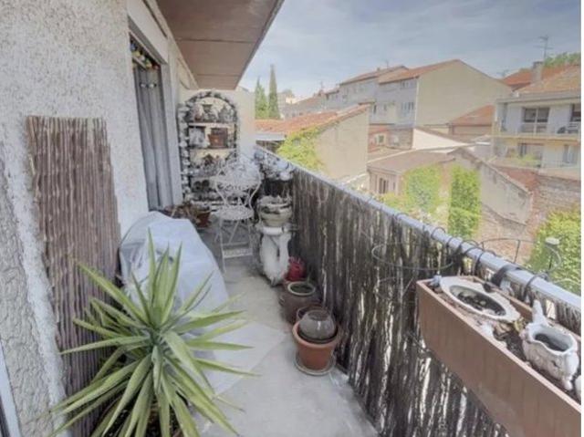 Appartement d’artiste au cœur de Saint Aubin/ Un bien atypique avec balcon et vue dégagée