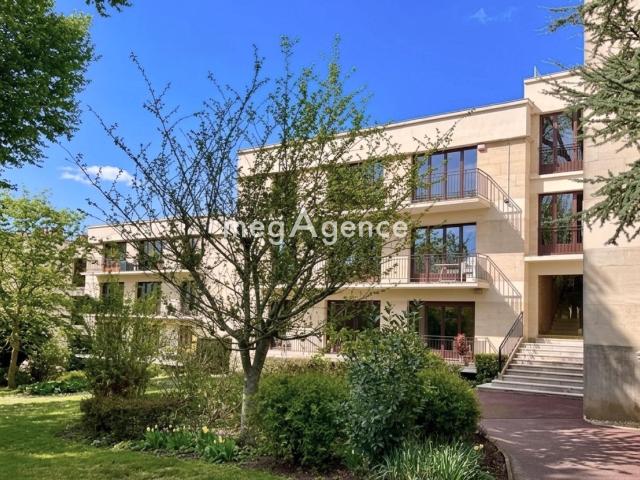 Appartement d’Exception 204 m² – Résidence Privée Sécurisée – Balcon, Parkings, Cave – Saint Nom La Bretèche