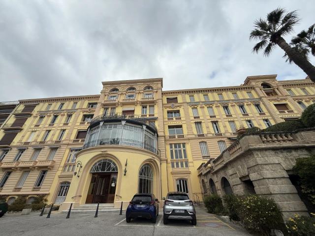 Appartement d’exception avec vue mer panoramique au Parc Con. 69m² Cannes
