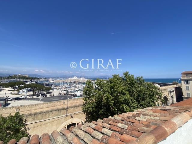 Appartement d’exception emplacement premium au cœur de la vieille ville d’Antibes