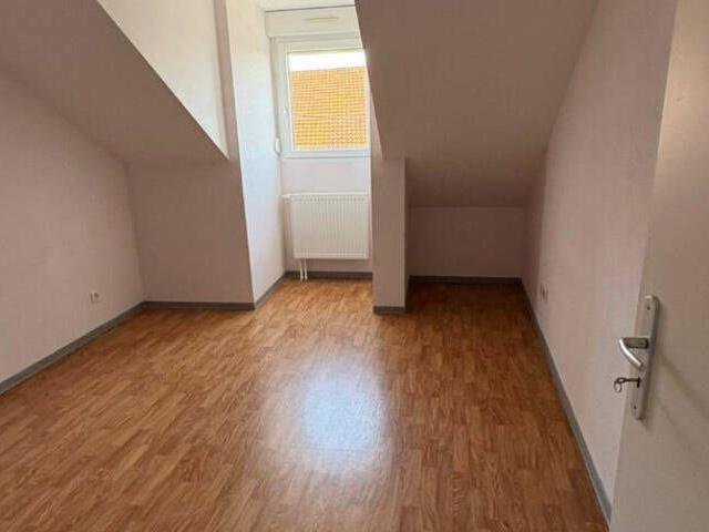 APPARTEMENT DANS MAISON !