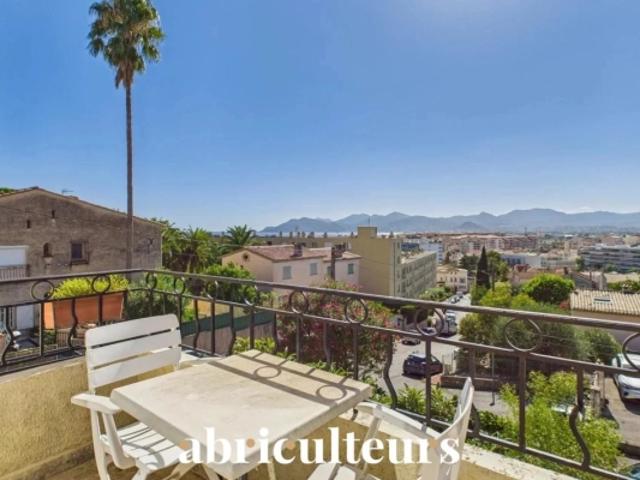 Appartement dans maison Vue mer panoramique en vente dans le Quartier du Coteau Saint Pierre 93 m² 06150