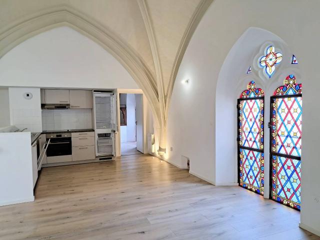 Appartement dans immeuble historique 5 pièces POITIERS PLATEAU