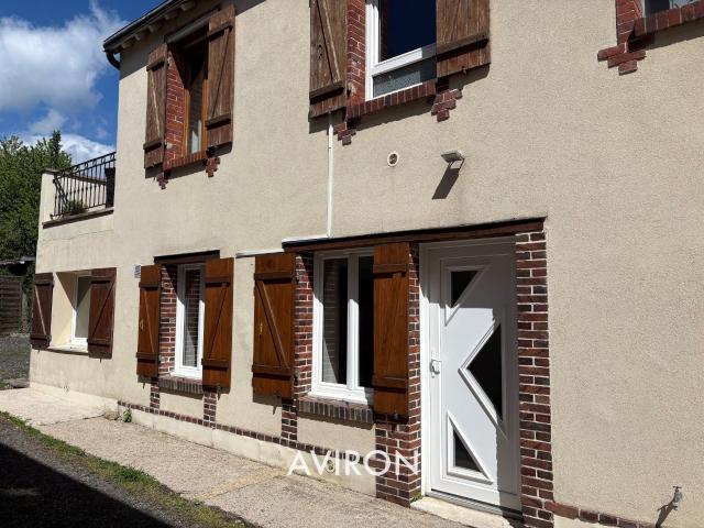 APPARTEMENT DANS LONGERE