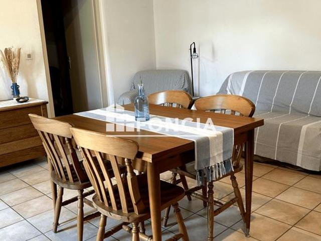 Appartement dans residence avec piscine