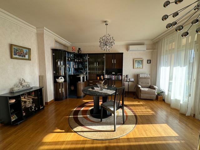 APPARTEMENT DANS RÉSIDENCE SÉCURISÉE AVEC GARAGE ET TERRASSE