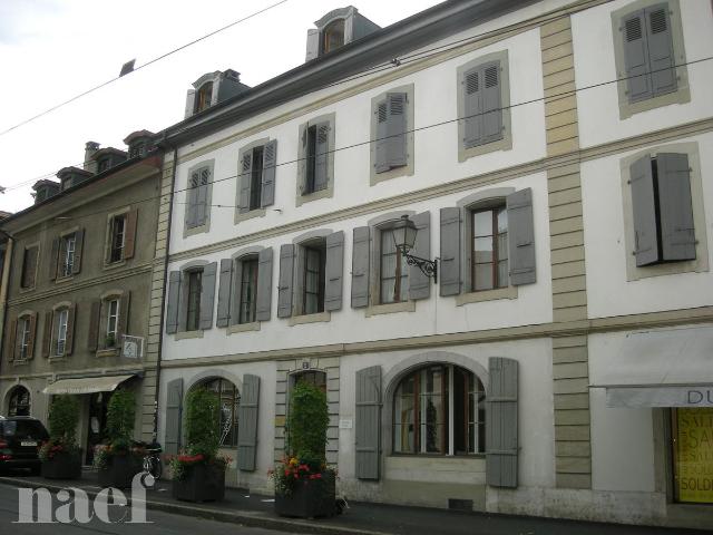 Appartement dans un ancien immeuble au coeur de Carouge.