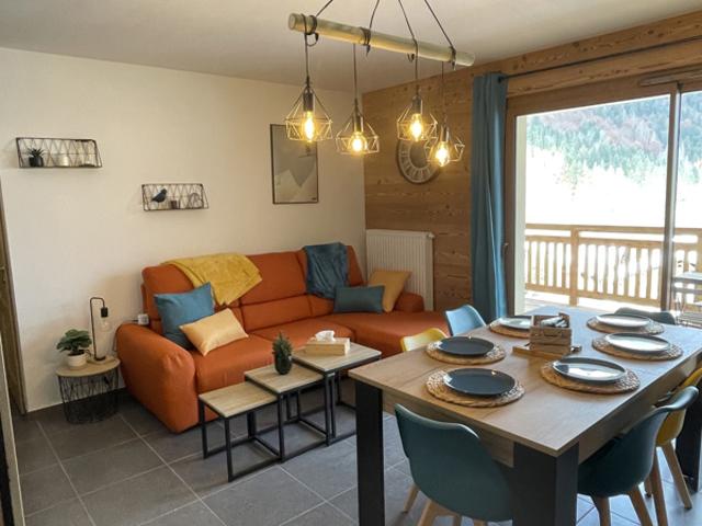 Appartement dans un chalet neuf au pied des pistes et remont