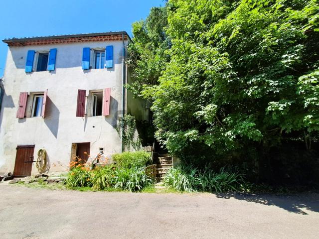 Appartement dans un hameau avec jardin