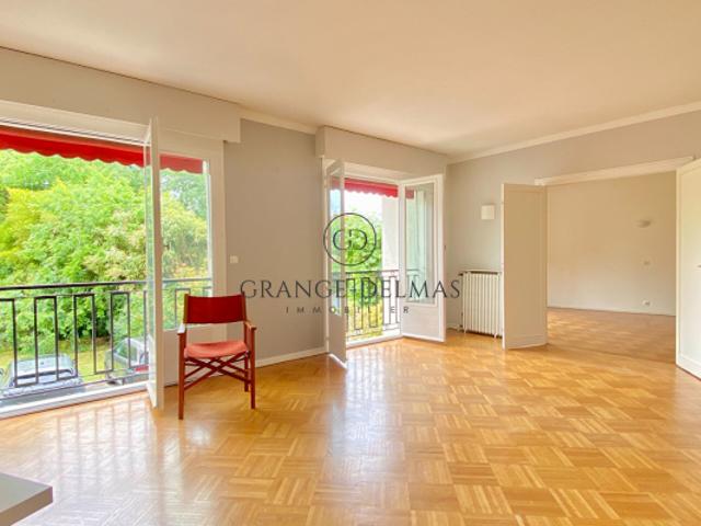 Appartement DARCHAND avec ascenseur et garage CAUDERAN CENTRE