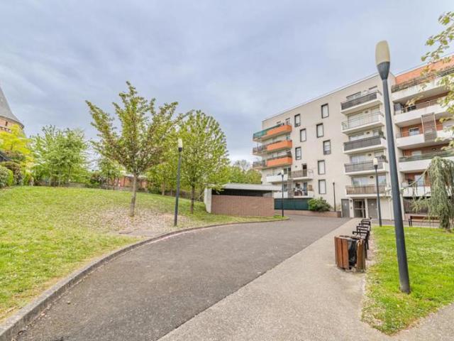 Valenton Bel appartement T2 récent avec terrasse de 13m²