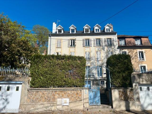 Appartement de 46 m² avec Vue Seine – Calme et Rénové