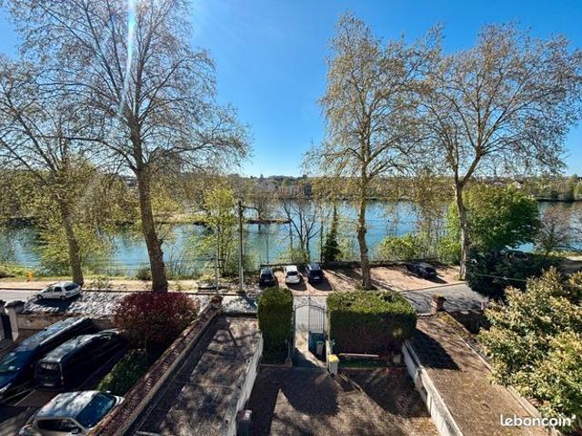 Appartement de 46 m² avec Vue Seine – Calme et Rénové