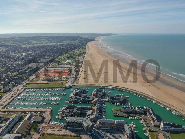 Appartement de 4 chambres de luxe en vente à Deauville, Normandie