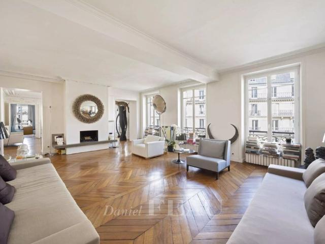 Appartement de 4 chambres de luxe en vente à Provence Opéra – Grands Boulevards, France