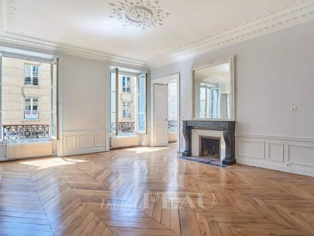 Appartement de 4 chambres de luxe en vente à Provence Opéra – Grands Boulevards, Paris, Île de France
