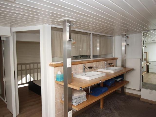 4 room apartment
