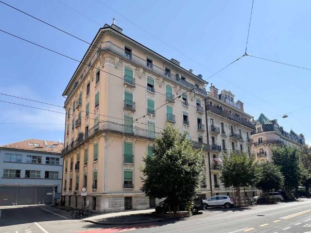 Appartement de 4 pièces traversant à Plainpalais