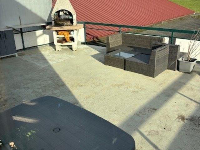 Appartement de 4 pièces au 1er étage à louer