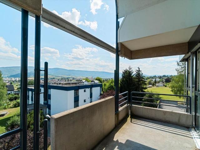 Appartement de 4 pièces au 2ème étage sur les hauteurs de Delémont avec vue | dreamo. Ch