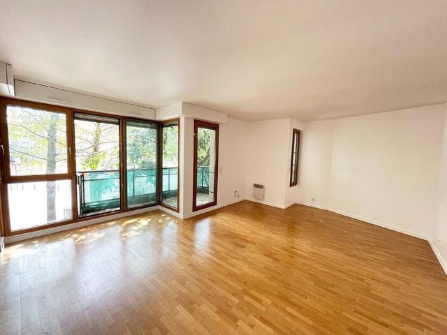 Appartement de 4 pièces de luxe en location à Courbevoie, France