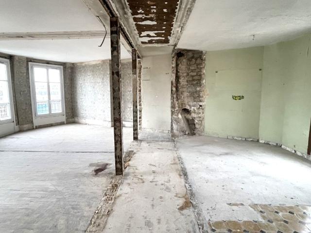 Appartement de 4 pièces de luxe en vente à Courbevoie, France