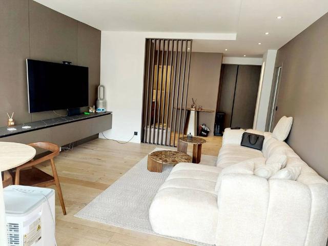 Appartement de 4 pièces de luxe en vente à Courbevoie, France