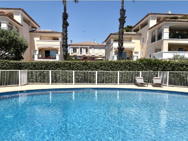 Appartement de 4 pièces de luxe en vente à Carqueiranne, France