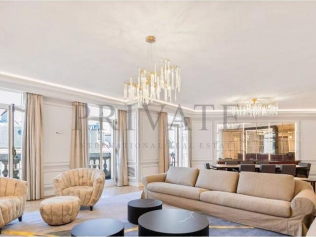 Appartement de 4 pièces de luxe en vente à Buttes Chaumont, Villette, Bas Belleville, Paris, Île de France