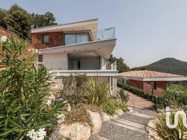 Appartement de 4 pièces de luxe en vente à Les Adrets de l'Estérel, France
