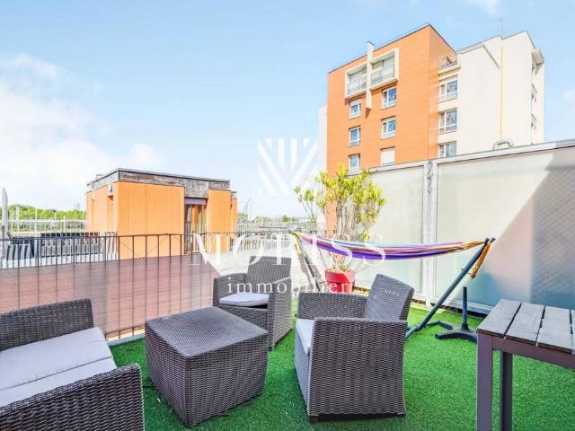 Appartement de 4 pièces de luxe en vente à Montmartre, Abbesses, Grandes Carrières, France