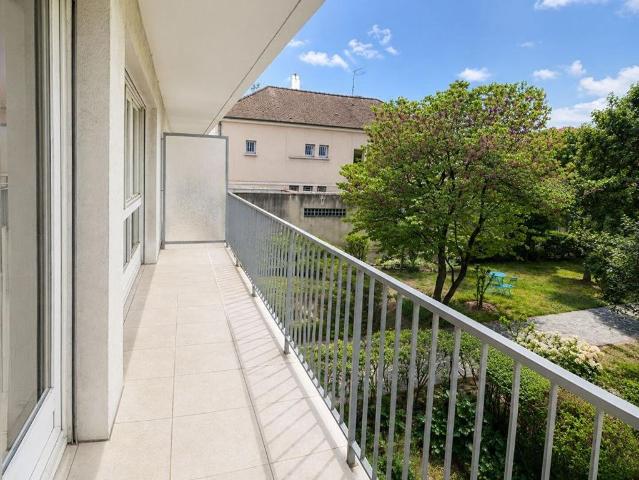 Appartement de 4 pièces de luxe en vente à Nanterre, Île de France