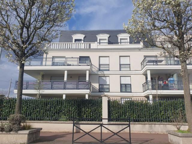 Appartement de 4 pièces de luxe en vente à Suresnes, Île de France