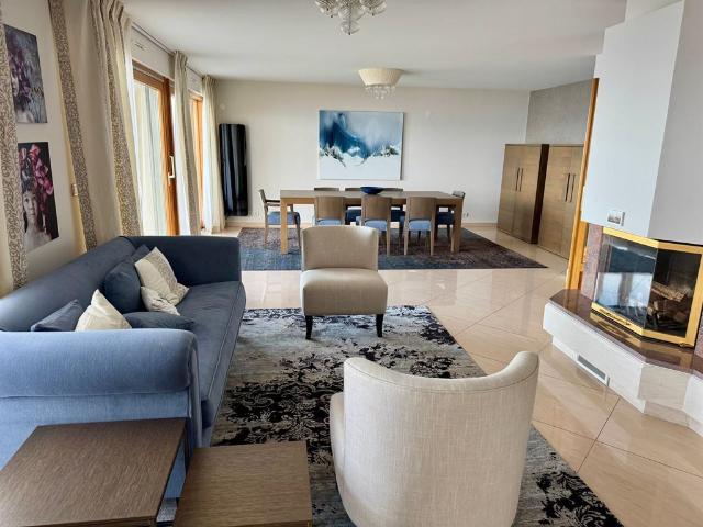 Appartement de 4 pièces de luxe en vente à Publier, France