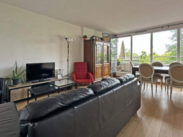 Appartement de 4 pièces sur 90,03 m2 Carrez avec deux loggia