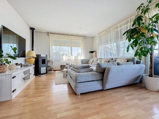 Appartement de 4.5 au rez supérieur avec balcon et terrasse