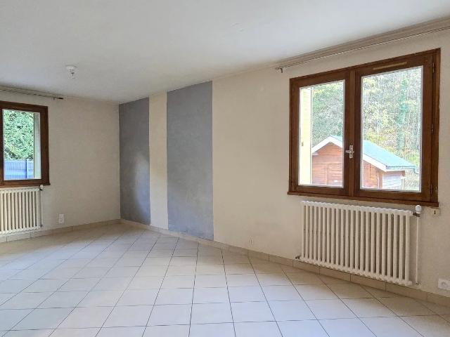 APPARTEMENT DE 54M2 + PARKING + CAVE A LA RAVOIRE