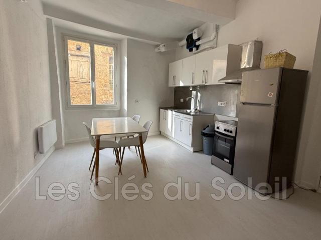 Appartement de 56 m² situé au 1er étage en plein centre vill