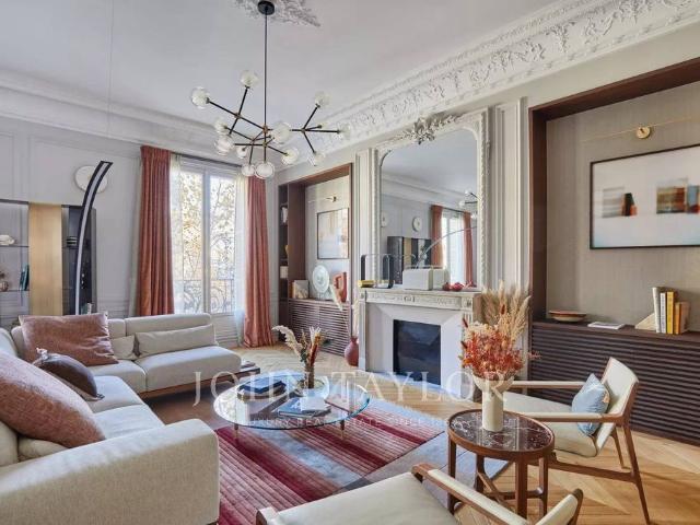 Appartement de 5 chambres de luxe en vente à Champs Elysées, Madeleine, Triangle d’or, France