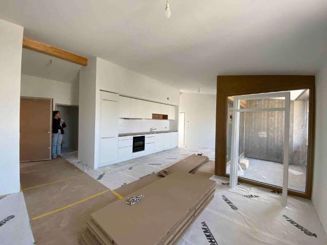 Appartement de 5 pièces avec loggia au dernier étage dans immeuble neuf à Bernex