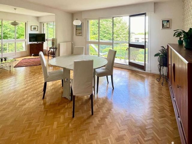 Appartement de 5 pièces de luxe en location à Clamart, Île de France