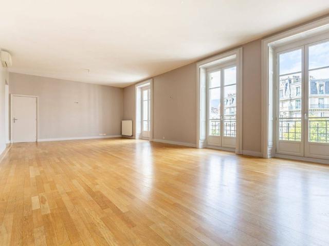 Appartement de 5 pièces de luxe en location à Grenoble, Auvergne Rhône Alpes