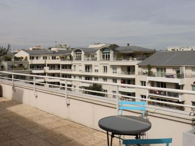 Appartement de 5 pièces de luxe en vente à Courbevoie, Île de France