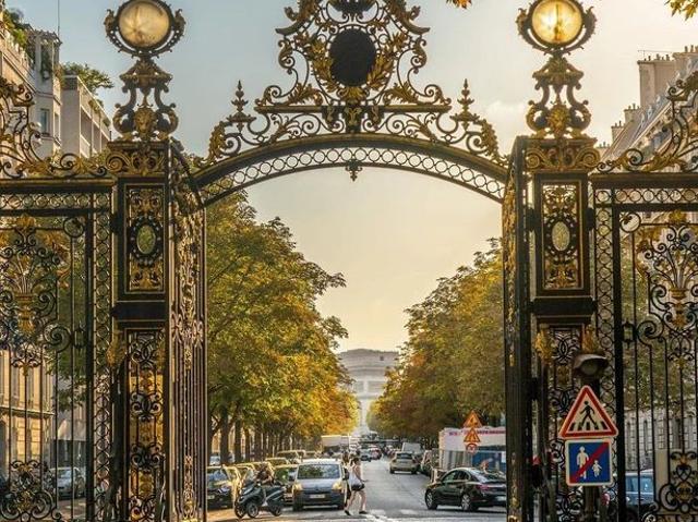 Appartement de 5 pièces de luxe en vente à Champs Elysées, Madeleine, Triangle d’or, Paris, Île de France