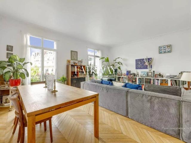Appartement de 5 pièces de luxe en vente à Champs Elysées, Madeleine, Triangle d’or, Paris, Île de France