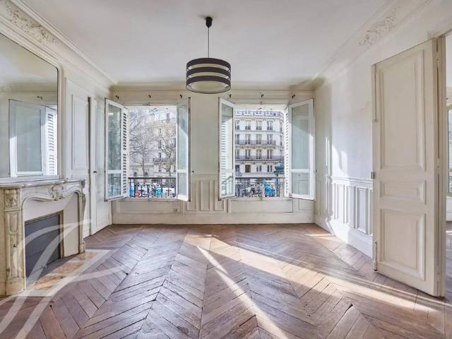 Appartement de luxe 2 chambres en vente à Chatelet les Halles, Louvre Tuileries, Palais Royal, Paris, Île de France