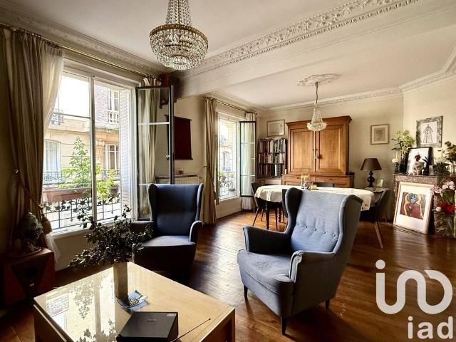 Appartement de 5 pièces de luxe en vente à Montmartre, Abbesses, Grandes Carrières, France